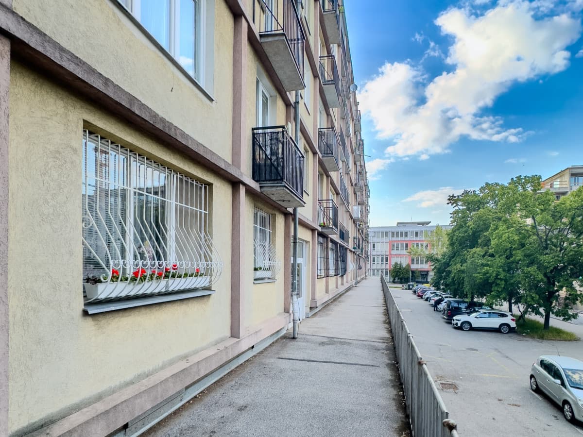 Zrekonštruovaný 2-izbový byt s balkónom a loggiou v Novom Meste – Sibírska, 239 990 €