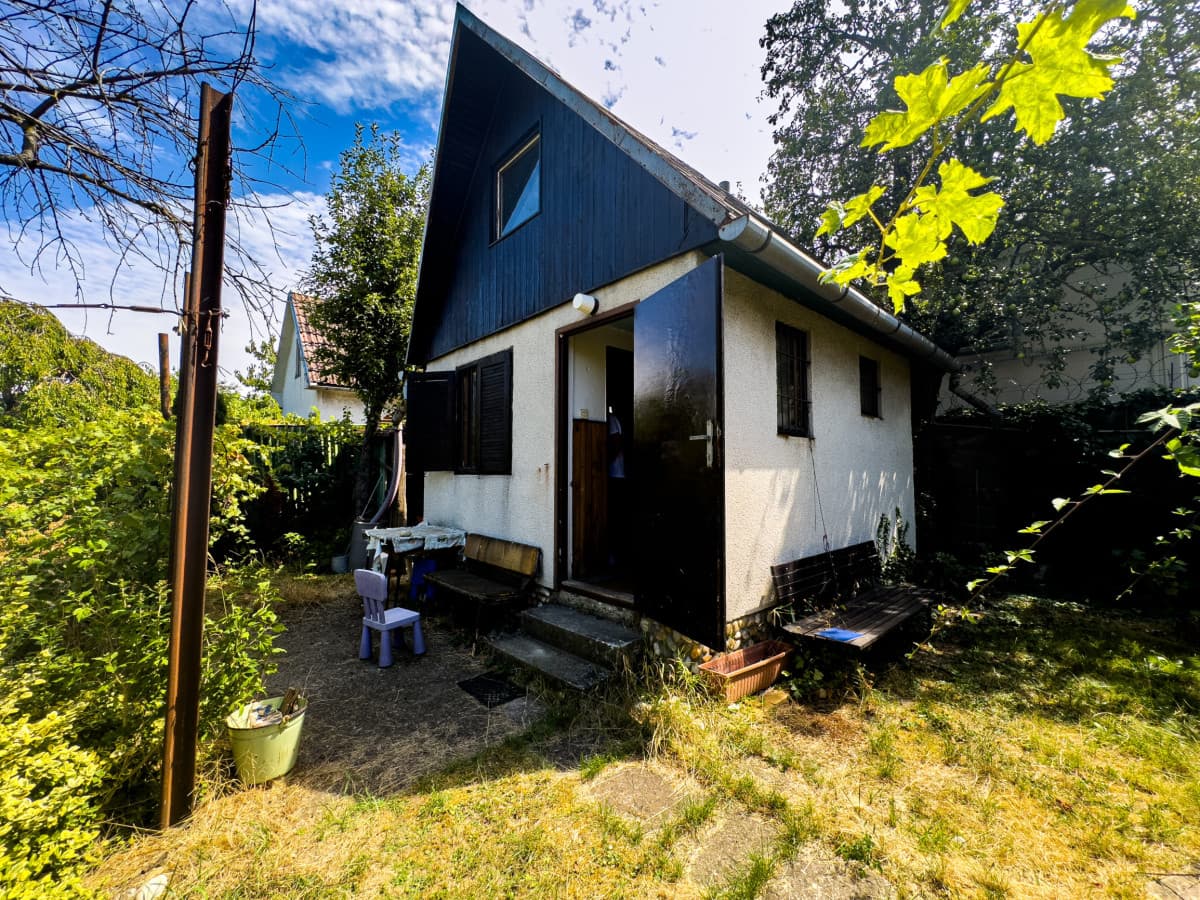 Exkluzívne - Chata so záhradou s dobrou dostupnosťou