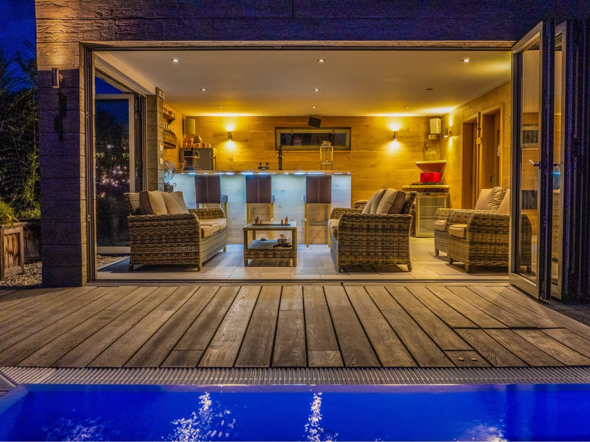 Dom s výhodami rezortu: bazén, vírivka, lounge bar a 7 izieb – Vinodol, Nitra