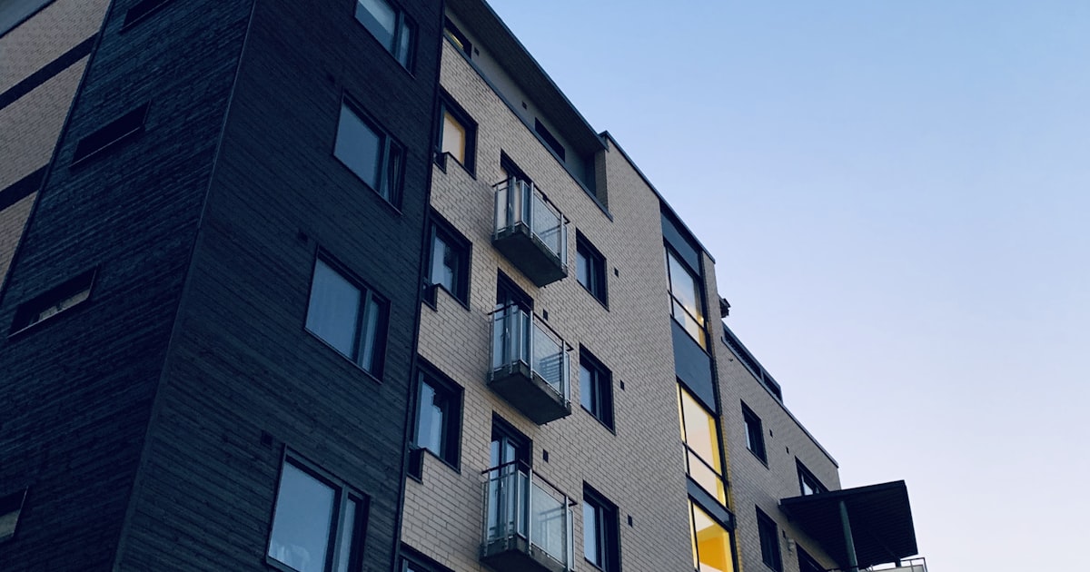 Ako prechádzať realitným trhom bez maklérov: Nové platformy a skúsenosti z roku 2026